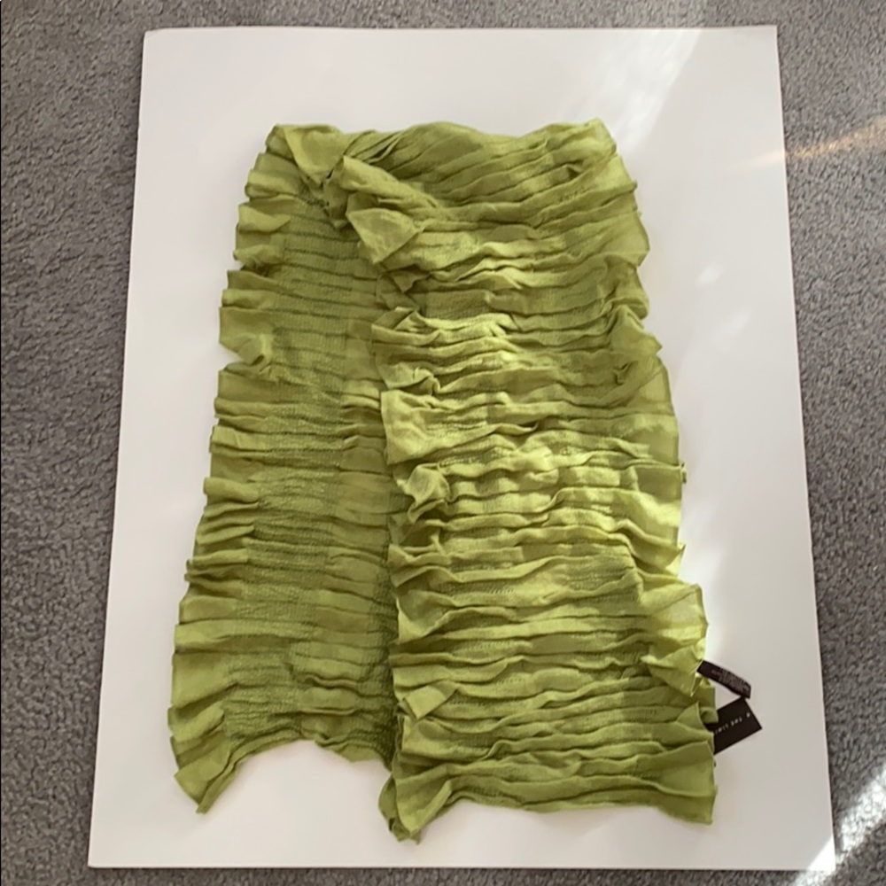Limited green scarf